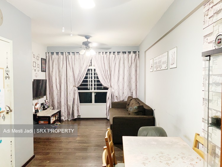 Rivervale Crescent thumbnail photo